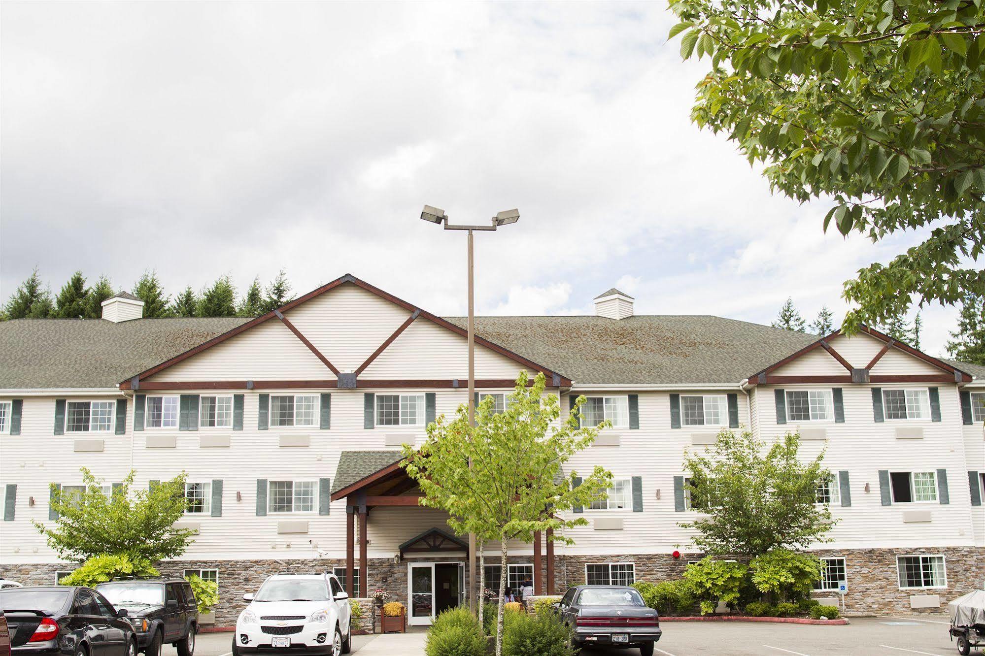 Fairbridge & Hotel 3*