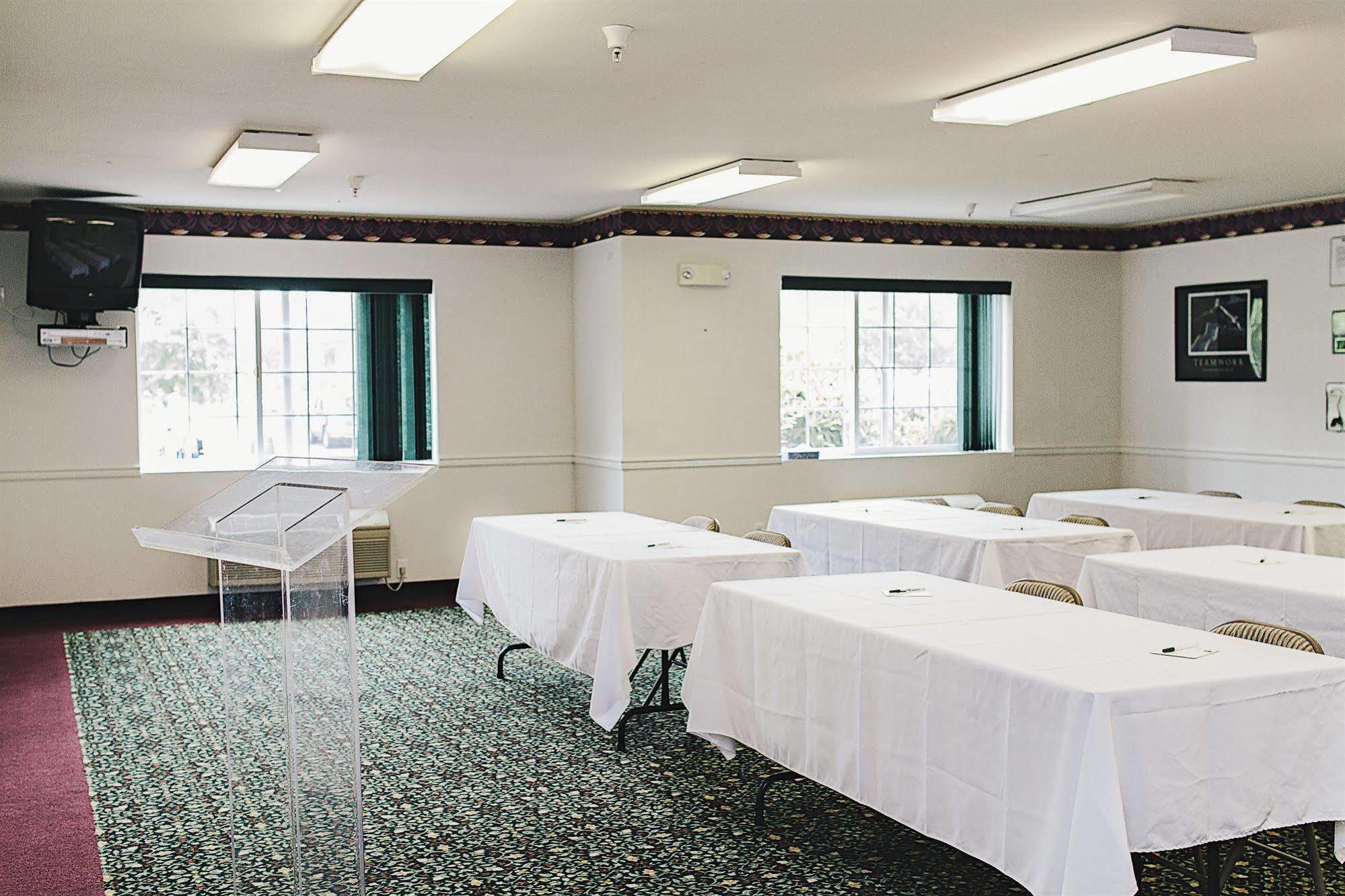 Hotel Fairbridge &